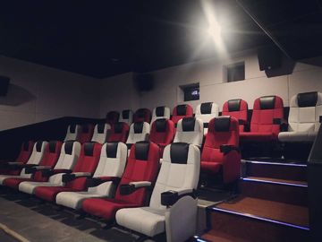 Đồ nội thất phòng nhân tạo bằng da nhân tạo Bố cục 2 + 1 cho hội nghị thính phòng