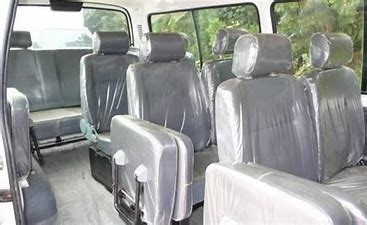 Da thật Bọt biển mật độ cao Ghế Toyota Hiace có sạc USB